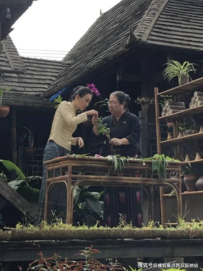 “靠岸了,下去买点东西,没事吧”